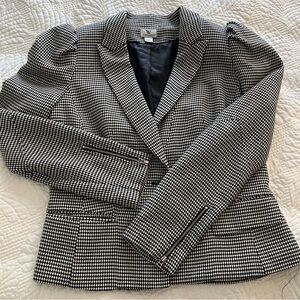 Classy Black and white womans Houndstooth Blazer. Like new